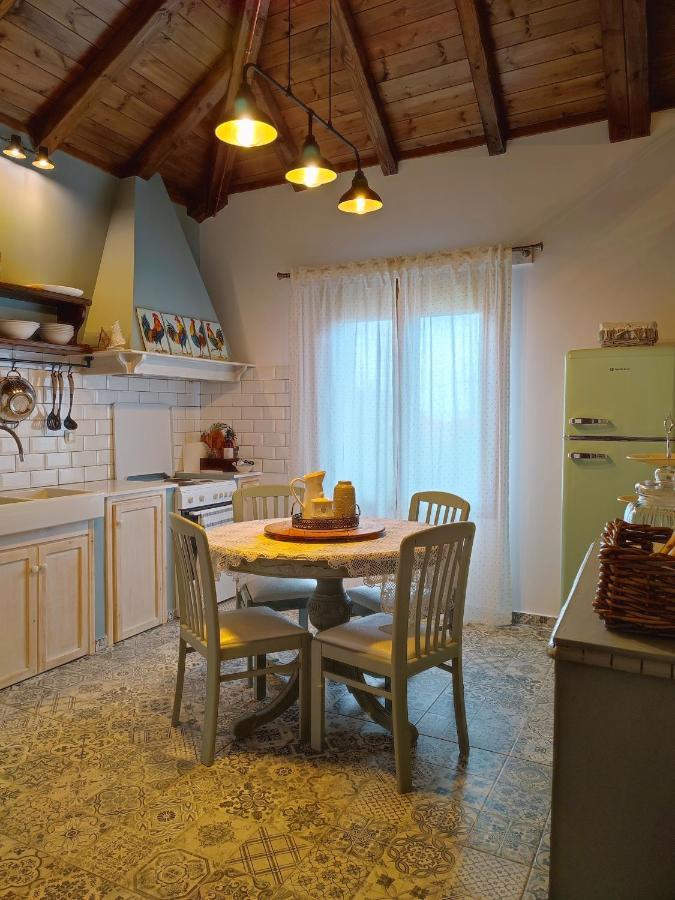 Habezeiko - The Vintage House Villa Afytos Eksteriør bilde